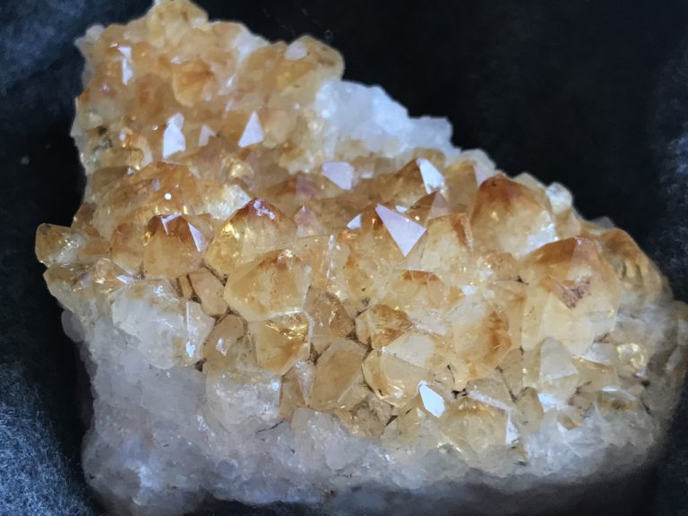 citrine, amethyst, crystals-3852605.jpg